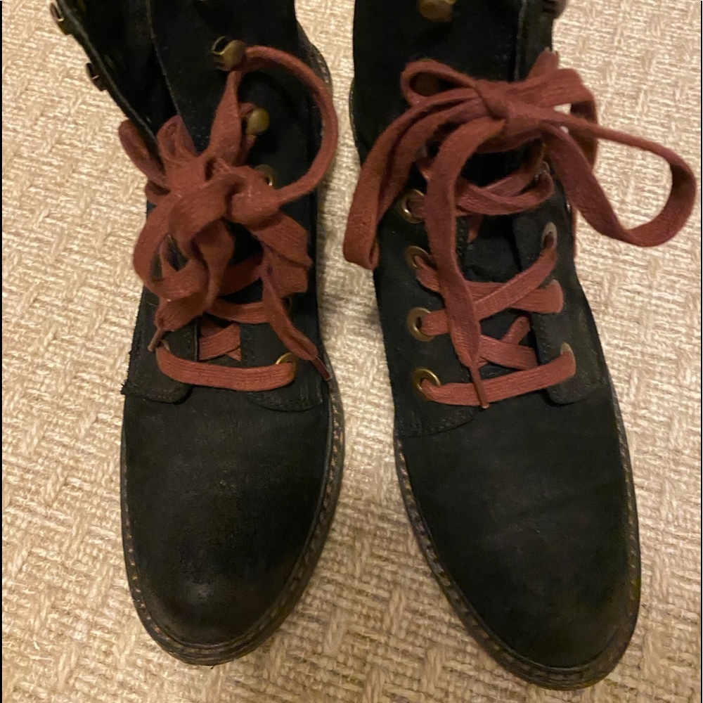 Dolce vida lace up black boots